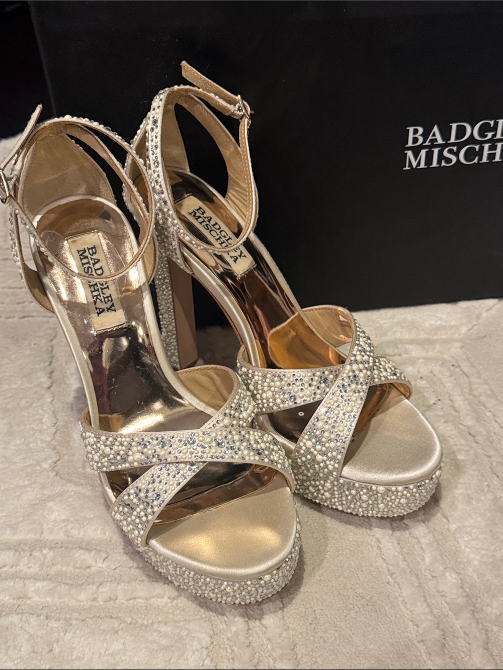 Badgley Mischka Crystal-Embellished Champagne Platform Heels NIB women’s size 7